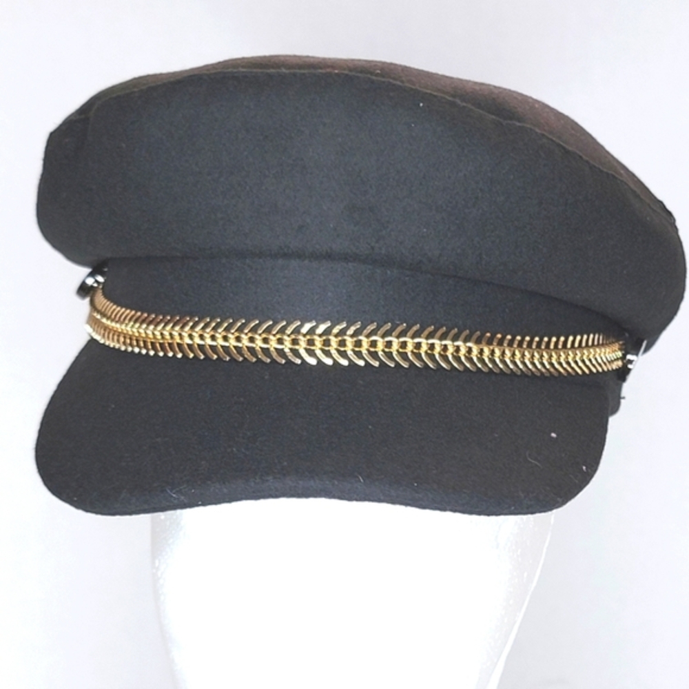 ``H25676 NNT Black Capital Cap with Gold Chain